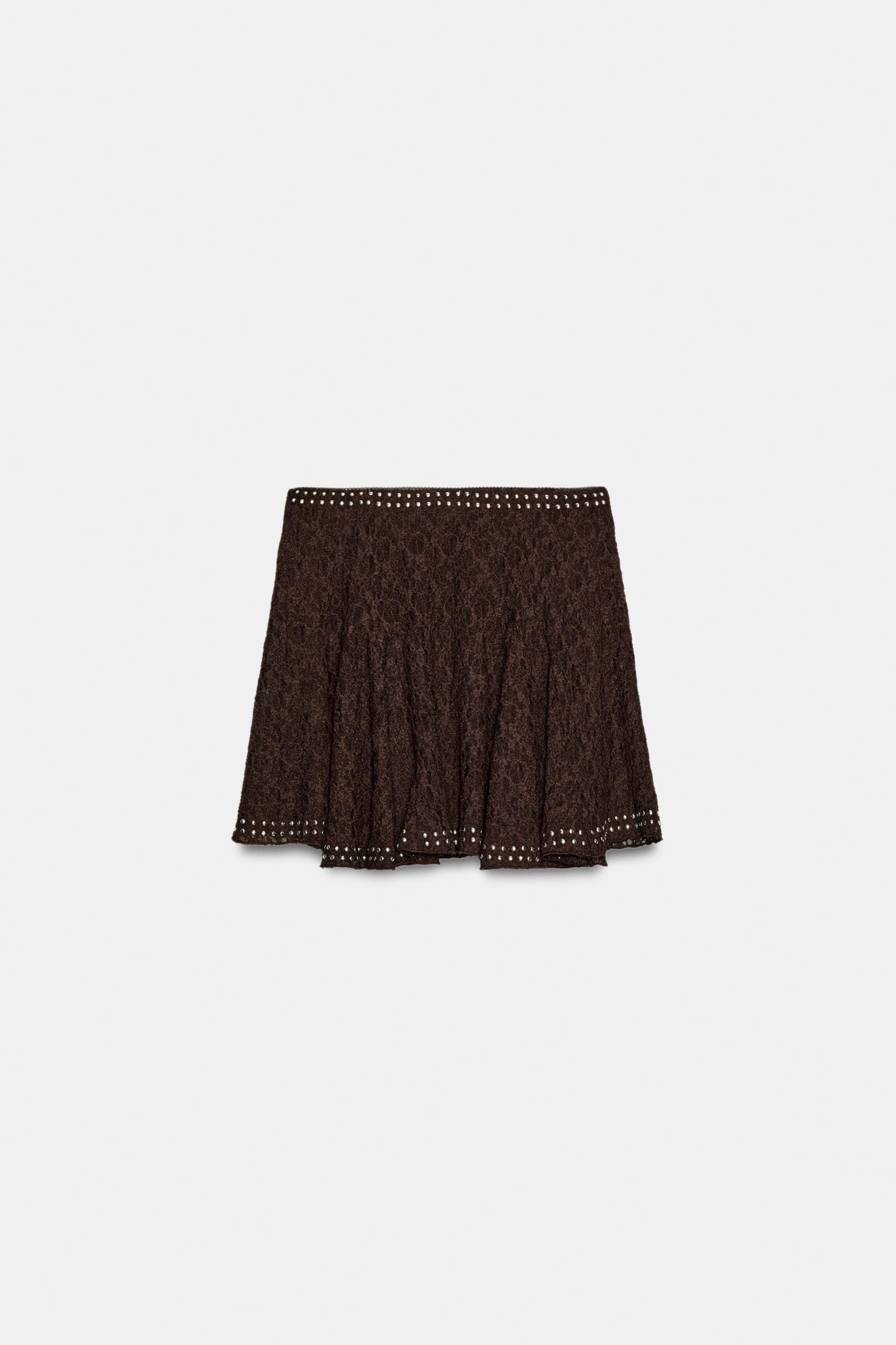 STUDDED LACE SKIRT